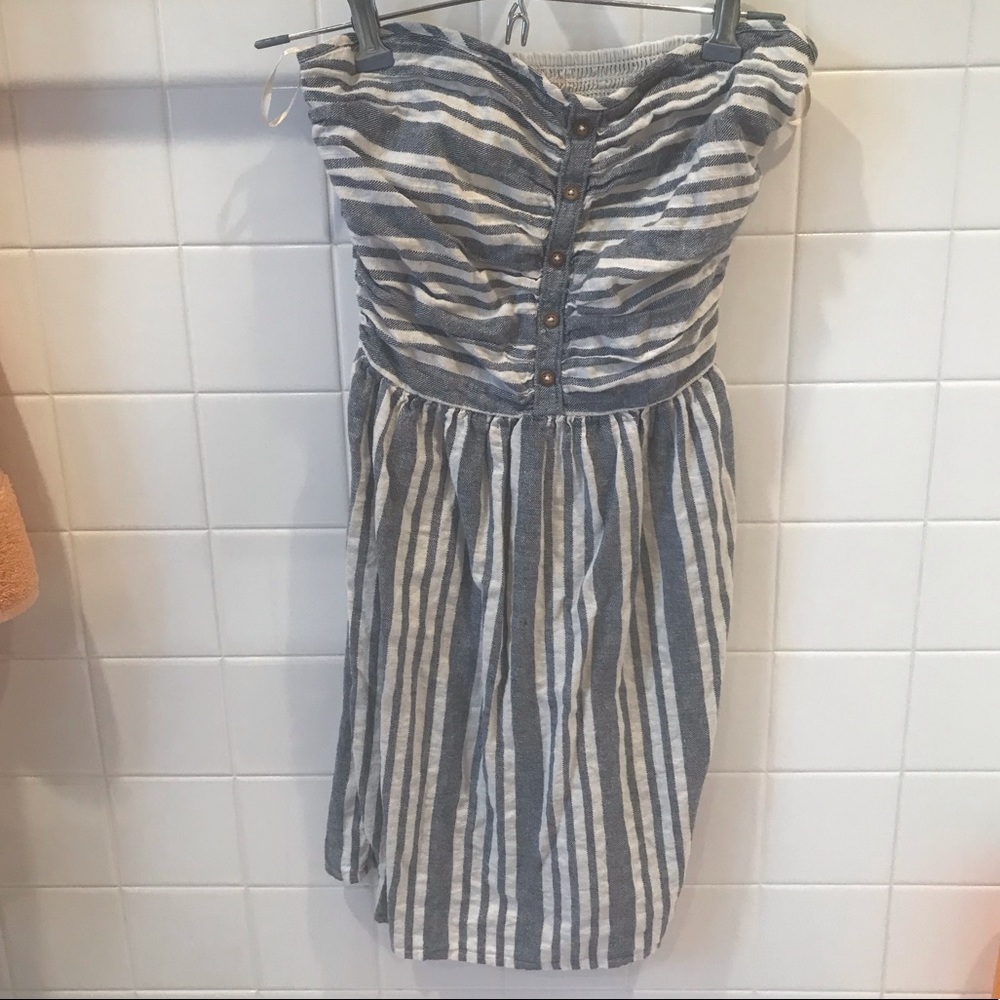 Gap strapless striped dress with pockets!